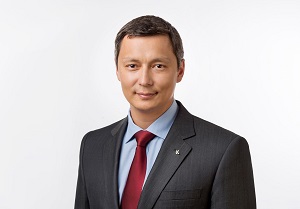 s983